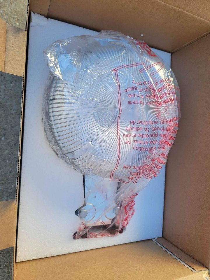 CODE LED outdoor floodlight 200W equivalent with dusk-to-dawn option for automatic nighttime security lighting